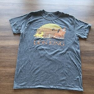 Disney's The Lion King Graphic T-shirt SIZE: Large